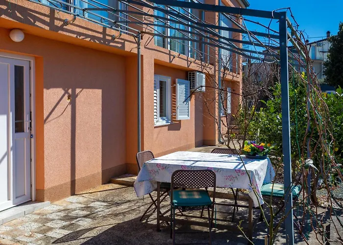 1 Bedroom Cozy In Kraljevica
