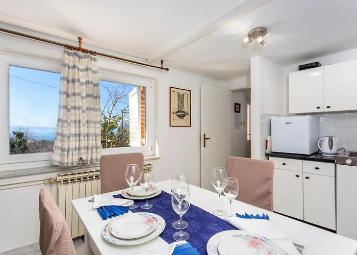 1 Bedroom Cozy In *