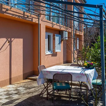 1 Bedroom Cozy In Kraljevica