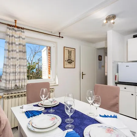 1 Bedroom Cozy In *