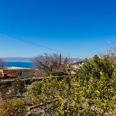 Cozy In With House Sea View Apartment